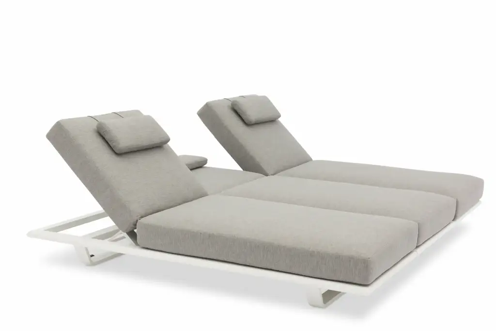 stay_flex_triple_lounger_4.webp